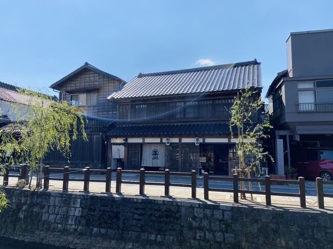 ここのところ、夫の単身赴任先or県内サイクリング関連のお出かけしかしていなかったので、久しぶりの旅行っぽい感じの旅行です。<br />行き先は千葉県香取市の水郷佐原。<br />「NIPPONIA佐原商家ホテル」に泊まってみたくて行ってきました。<br />～かつての商家町、佐原全体がひとつのホテル、まちに泊まるという体験を～がコンセプトのホテルです。<br /><br />２日目は鹿島神宮へ参拝してきました。<br /><br /><br />☆１日目<br />水郷佐原・街歩き<br />木の下（お昼ごはん）<br />佐原商家ホテル泊<br /><br />☆２日目<br />鹿島神宮<br />浜茶屋はましょう（お昼ごはん）