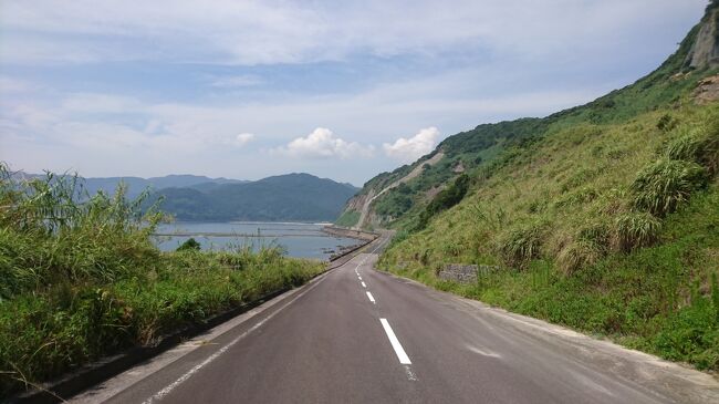 鹿児島からバスで宮崎に移動して、日南海岸をサイクリングで巡りました。鬼の洗濯板が非常に印象的でした。<br />