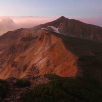 十勝連峰縦走（十勝岳温泉－富良野岳－上ホロカメットク山）