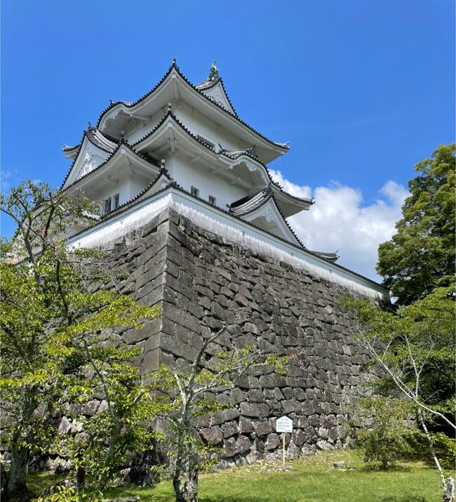 今年の夏も日本から出られないので、国内で夏休みを過ごしました<br />去年は鎌倉&amp;江ノ島でのんびり過ごしましたが、今年は動く旅にしてみました<br />観光は少なく、ドライブがメインの旅になっています<br />地図を埋めたいので、細かく分けてUPしていますm(_ _)m<br /><br />当初、長崎以外は車中泊の予定でしたが、天候(台風9号＆豪雨)を理由に1泊目以外は全てホテル泊になりました<br />事前に予約をすると時間に縛られるので、<br />毎回、到着する2時間くらい前に予約していました<br />いつもの事ですが、自分の記録用の旅行記ですm(_ _)m<br /><br />この旅行記は、2日目の伊賀上野(三重県)までになります<br />1日目(8/7 土)<br />　→沼津～浜名湖(静岡県)<br />　宿泊：浜名湖SA<br />2日目:(8/8 日)<br />　→伊賀上野(三重県)～姫路(兵庫県)<br />　宿泊：天然温泉白鷺の湯ドーミーイン姫路<br />3日目:(8/9 月)<br />　→広島(広島県)～関門海峡～博多<br />　宿泊：アパホテル＆リゾート博多駅東<br />4日目:(8/10 火)<br />　→長崎市(長崎県)<br />　宿泊：ドーミーイン長崎新地中華街<br />5日目:(8/11 水)<br />　→別府～八幡浜(フェリー)～松山<br />　宿泊：天然温泉石手の湯ドーミーイン松山<br />6日目:(8/12 木)<br />　→松山城(愛媛県)～瀬戸大橋～倉敷(岡山県)<br />　宿泊：天然温泉阿智の湯ドーミーイン倉敷<br />7日目:(8/13 金)<br />　→帰宅