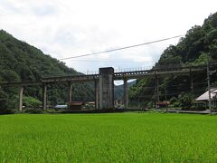 山奥に静かに佇む駅を訪ねて。