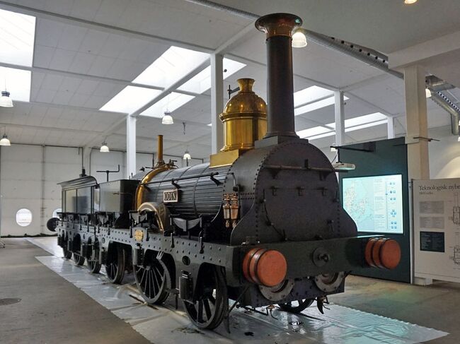 デンマーク鉄道博物館（その１ 蒸気機関車とデンマーク王室お召列車のサロンカー）