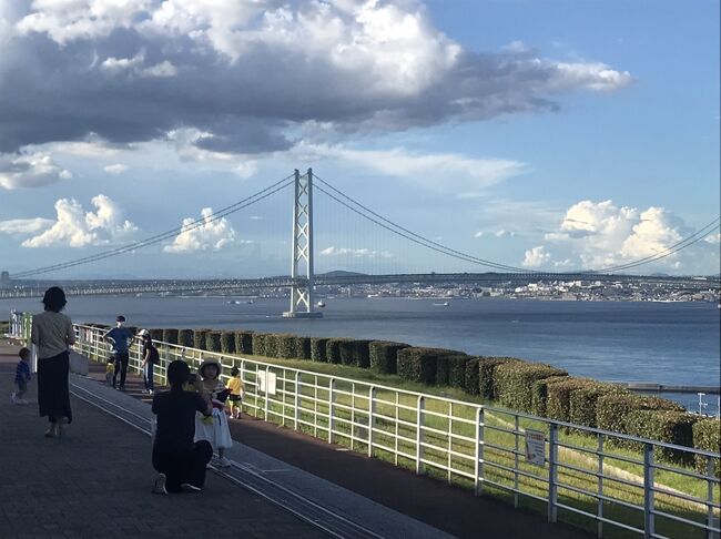 今年もコロナ禍のため海外旅行は断念。<br />ゆっくり夏休みを取れるのも今年までかもしれない。<br />ということで、どこかいいところないかと考えていたら、『四国はどう？』<br />ということに。<br />四国でやりたいことを絞っていったら、それまで一度しか行ったことがなかった高知がメインに。<br />ということで、今年の旅行は、高知をはじめとした徳島、淡路島へ出発！<br />5泊6日という、私自身、国内最長の旅行となりました。<br />もちろん、感染症対策はバッチリです。<br />