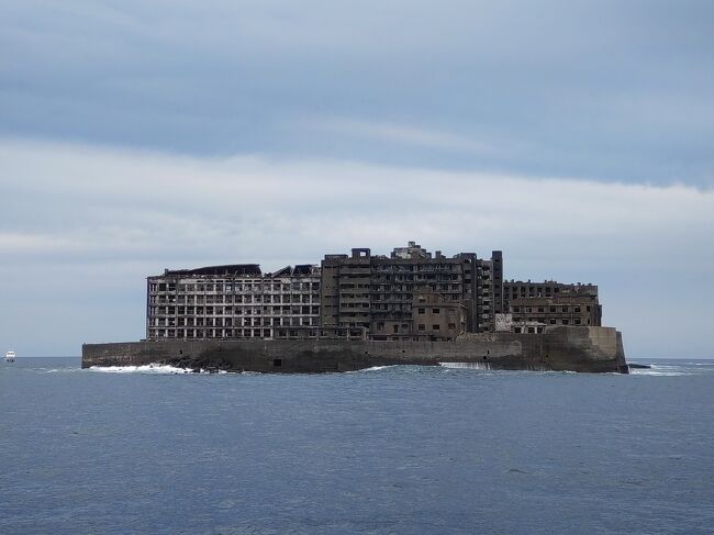 長崎旅行3日目4日目です。<br />グラバー園観光と、稲佐山で夜景観賞。<br />最終日は軍艦島に行ってきました。軍艦島上陸なるか?<br /><br />こちらの旅行記は〇の箇所になります。<br /> 2021年7月21日ANA0241 羽田→福岡<br /> 吉野ケ里遺跡・佐賀城観光<br /> 2021年7月22日長崎観光<br /> 平和公園・原爆資料館他<br /> 鍋冠山展望台<br />〇2021年7月23日グラバー園<br /> 稲佐山展望台<br />〇2021年7月24日軍艦島<br /> ANA2436 長崎→羽田<br />宿泊ホテル:21日・22日ホテルJALシティ長崎<br /> 23日ANAクラウンプラザ長崎グラバーヒル