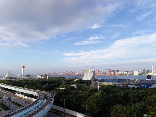 連休は京都滋賀の予定でした。<br />東京も大阪も緊急事態宣言で、航空券の振替が30日以内自由に。<br />予定もたたず振替せずキャンセルしました。<br /><br />連休は昨年と同じ、都内のホテルステイを探しました。<br />運良くキャンペーンで、30,000円分のクレジット付きのヒルトン東京お台場お篭りを見つけポチっと。<br />閉会式当日ですが少しオリンピック気分を味わうことができました。<br />