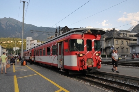 2013年スイス旅行記　第5回　山を越え、夜のグリンデルワルトへ