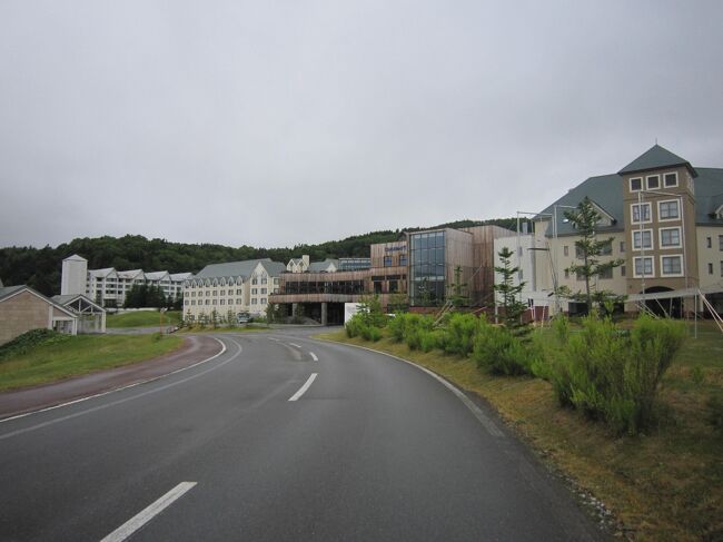 この時期関西は連日の雨。　雨からエスケイプし　梅雨のない北海道トマムに行って来ました。<br />始めて滞在するクラブメッドの旅は飲んで食べての繰り返しとなりましたが<br />メタボの事も何もかも忘れて？　大変楽しい５日間でした。<br />