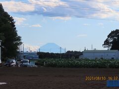 川越市下松原地区で見られた富士山