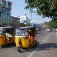 初めてのハイデラバード 4 (出張のついでに17ｰ4) ［じっと我慢の仕事中の］ランチ、デザート、リフレッシュメント、観光案内、お土産、等々