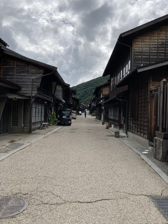 坐忘、明神館という素晴らしい温泉旅館に投宿し、寺院や中山道の宿場町を訪ねました