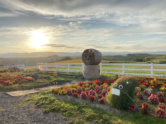 秋の訪れを感じる美瑛・富良野 (1) - 青い池、白ひげの滝、新栄の丘で夕日