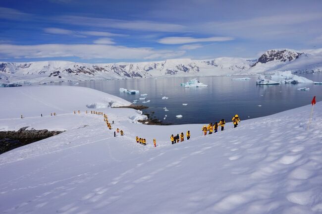 地球最後の秘境と呼ばれていた南極。行って見たらそこは別世界でした。猛暑が続くこの頃ですが、現地で撮影した南極の動画を見ながら少しでも涼しい気分を味わっていただけたら嬉しいです。