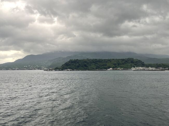 ここまで雨が降っている割に順調に観光してきてたが、2日目になり指宿から鹿児島中央に戻る電車で2時間半の遅延となり、少しずつ悪い方向に向かってきてしまった。<br />2日目は、西南戦争で西郷隆盛が最期を遂げた城山を中心に市内観光、3日目は桜島観光をして、東京に戻る予定である、