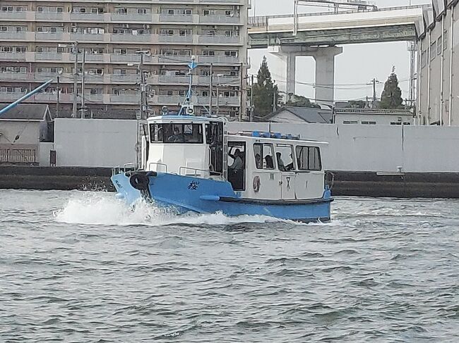 年パス更新しにユニバへ　でも今回はヒャッハーしないで、無料の渡し船乗って海遊館！(^-^)