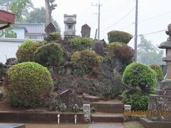 小雨の西鶴ケ岡地区を散策しました②三角浅間神社～三角地区