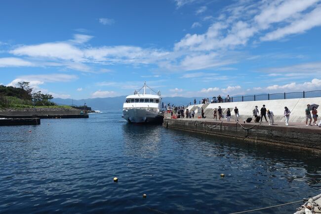 今年も恒例の、夏の伊豆山・初島へ。今年は、豪雨による土砂崩れの影響から国道も通行止めが続いていましたが、なんとか復旧しました。<br />(宿泊)<br />　東急ハーベスト伊豆山、エクシブ初島<br />(ルート)<br />　１日目、熱海へ、<br />　　　　　　 東急ハーベスト伊豆山泊<br />　２日目、熱海港から初島へ、<br />　　　　　　エクシブ初島泊<br />　３日目、初島から熱海港へ、