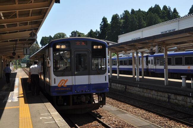 　2021年8月29日、久しぶりに七尾線とのと鉄道に乗ってきました。<br />　新型コロナウイルス感染が収まらず、いつのまにか、石川県より富山県のほうが感染者数上回り、そんな不要不急の外出自粛要請の中、8月23日の福井県に続き、富山県より感染者が少ない石川県へ出かけることとしました。<br />　七尾駅からは、のと鉄道に乗り換えて穴水駅へ向かいます。
