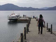 藍よりも青く田沢湖遊覧船