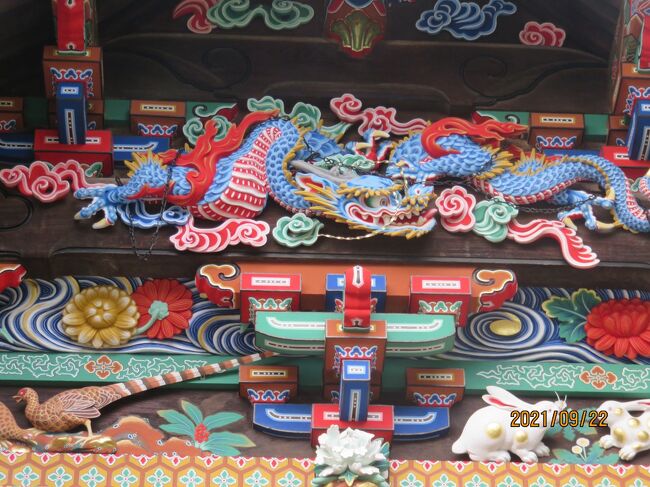 高校卒業後秩父を離れてもう40年以上が過ぎたけど、実家も両親や先祖が眠る墓も秩父に残っているので、コロナ前はたびたび里帰りしてました。でもこの1年半は感染に配慮してずっとご無沙汰。 2度のワクチン接種も8月に終わったので、久しぶりに帰省して墓参りしたあと、ついでに街中をぶらぶらしてみました。ちょっと足を延ばして、荒川の曼珠沙華や農民ロケットとして知られる吉田の龍勢祭りの展示会館も訪ねてみました。