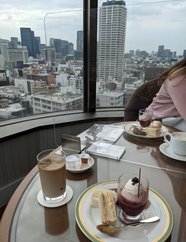 HISでお得なプランをみつけ、ロイヤルパークホテルのエグゼクティブフロアに滞在しました。<br /><br />(今回の宿泊に際し、wiruさんの旅行記を参考にさせていただきました。ありがとうございました!)