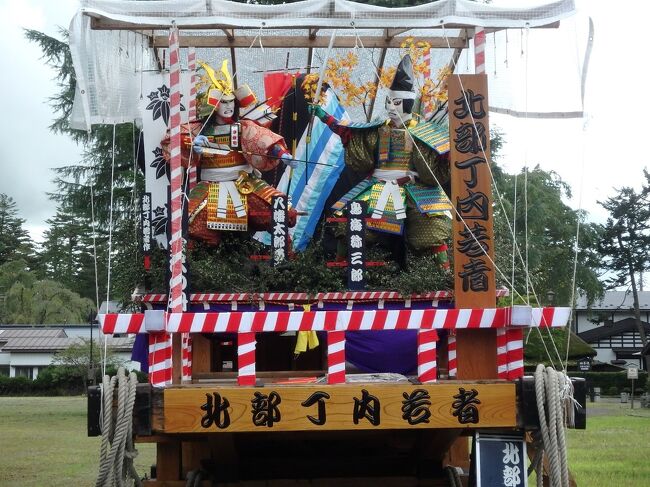 大好きな秋田へ1泊2日のドライブ旅を決行。と、そもそも同行者が温泉に行きたいというリクエストがあり、どこへ行こうかと検討した結果「乳頭温泉へ行こう」ということに。その道中での立ち寄り先は同行者と私のリクエストをいろいろ検討してルート決めをしていざっ!!<br /><br />まずは朝ラーメンを食べてからのスタート。道の駅などに寄りつつ、まずは武家屋敷が有名な角館へ。ちょうど「角館祭りのやま行事」の時期だったが昨年はコロナ禍の為に中止。....今年はどうなるのか?
