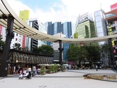 池袋駅西口付近の風景