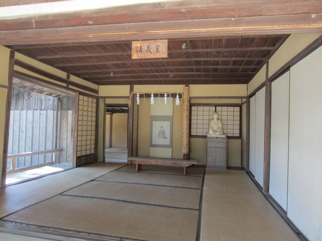 当旅行を計画した時、萩、秋吉台&amp;秋芳洞の他に、角島展望台や元乃隅神社にも行く予定でした。<br />宿泊先を萩に決めていたので、一泊二日の旅では強硬過ぎると考え、角島展望台や元乃隅神社へは次回以降に訪問することに計画を変更しました。<br /><br /><br />往路：10/9   ANA693 HND 10:25 - UBJ 12:05<br />       ゲート70  10:27出発-16分地上走行-10:43離陸<br />                 11:57着陸-3分地上走行-12:00   ゲート3着<br /><br />復路：10/10  ANA700  UBJ 17:40 - HND 19:15<br />       ゲート2   17:40出発-11分地上走行-17:51離陸<br />                 19:09着陸-9分地上走行-19:18  ゲート69着<br /><br />宿：<br />10/9-10/10 萩の宿　常茂恵<br />プラン]:【公式HP限定】当館人気！旬の会席プラン☆至福の上質空間でこだわりの萩の美食＆温泉満喫＜旬会席～松～＞<br />[お部屋]:二間続の和室　10帖＋ベッドルーム4.5帖　(禁煙ルーム)<br /><br /><br />1日目(10/9)：移動(羽田空港-&gt;山口宇部空港)-&gt;レンタカー(秋芳洞,秋吉台)-&gt;ホテルチェックイン<br /><br />2日目(10/10)：チェックアウト-&gt;萩観光-&gt;レンタカー-&gt;移動(山口宇部空港-&gt;羽田空港)<br /><br />萩観光：<br />萩城下町（城跡）<br />旧厚狭毛利家萩屋敷長屋<br />菊ヶ浜<br />萩博物館<br />萩城下町（旧上級武家地）<br />萩・明倫学舎<br />松下村塾<br />松陰神社<br />伊藤博文旧宅・別邸<br />道の駅しーまーと<br />恵美須ヶ鼻造船所跡<br />萩反射炉