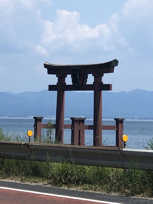 初Airbnb利用　夏休み琵琶湖あそび<br /><br />7月23日(金)<br />白鬚神社<br />白ひげ食堂　ランチ<br />平和堂あどかわ店　買い物<br />Lake Biwa Lakeside Villa (Airbnb)<br />BBQ<br /><br />7月24日(土)<br />琵琶湖湖畔　水遊び<br />バロー安曇川店　買い物<br />鳥中　安曇川本店　買い物<br />Lake Biwa Lakeside Villa (Airbnb)<br /><br />7月25日(日)<br />鮎料理　松水　ランチ＆鮎つかみ<br /><br />記録　パパ・ママ・長男8歳・次男6才・両親・妹夫婦・姪っ子2才3ヶ月<br />