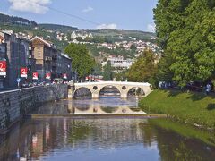 第一次世界大戦発端の街、ボスニア・ヘルツェゴビナ紛争の傷跡が今なお残るサラエボ観光