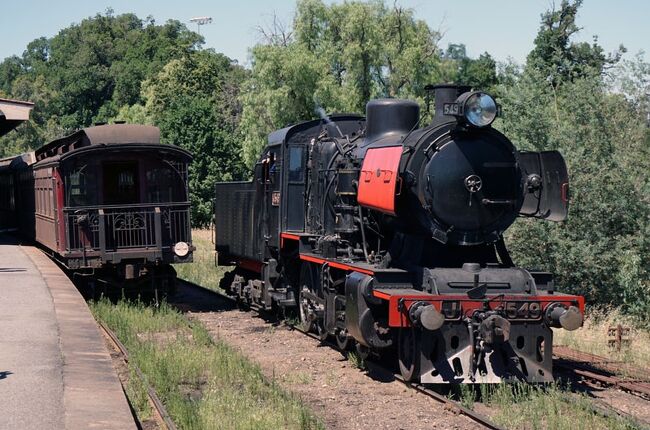 オーストラリア鉄道の旅（その２ ヴィクトリアンゴールドフィールズ鉄道の蒸気機関車と100年もののヴィンテージ客車）