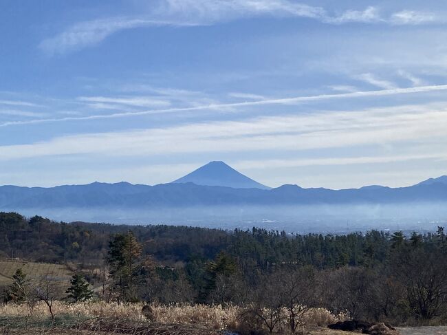 第一弾のGoToトラベルキャンペーンの最終盤に行ってきました。<br />石和温泉と八ヶ岳のオールインクルージブのホテルと2泊3日の旅<br />鶏もつ煮が初体験でしたが美味しかった?<br />空気も澄んでいて富士山もたっぷり楽しめました。<br /><br />石和温泉はちょっと寂しい感じが出てましたが、そのぶん空いていてGOOD<br />八ヶ岳のオールインクルージブはお酒の飲み放題を楽しみに行って十分な満足でした、<br />ほうとうの美味しさも改めて実感