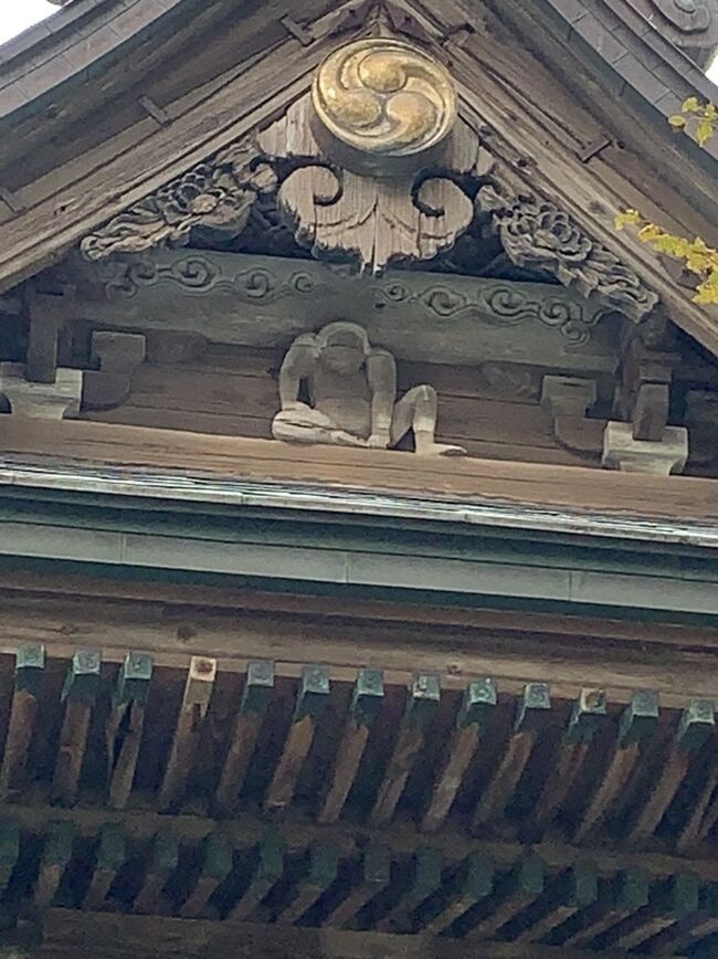 社寺建築の装飾彫り物の中に、屋根を支える力士像がある。西日本では、邪鬼と呼ぶところもあるようだ。<br /><br />秋田の寺社にある力士像の数は、63と日本一だそうだ。<br /><br />今回 訪問したのは、<br />秋田市八橋本町1-4-1<br /> 八橋日吉八幡神社 だ。