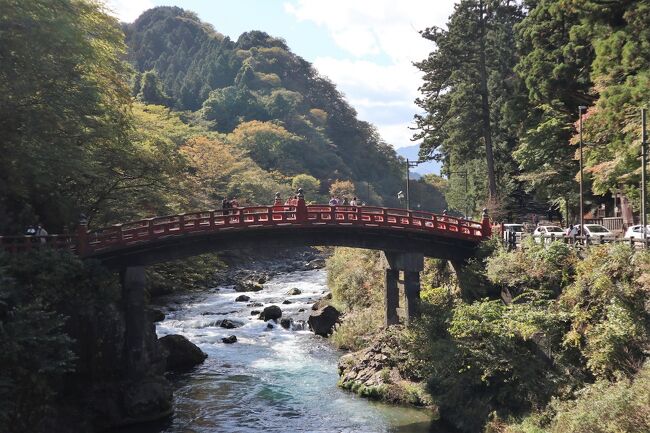 全国的に長期化した緊急事態宣言とまん延防止措置期間。<br />いつまでも止まらない感染者数の増加と新しい生活様式のストレス・・・<br />我慢の2021年も残りひと月。<br />今年は、何とも表現しがたい年でした。<br /><br />いつもの友達と近場の日光へ！<br />目的はパワースポット東照宮。<br />パワーをいただいたあとは、とにかくご馳走と温泉でゆっくり癒されようd(*^ｖ^*)b<br /><br />｡:*━♪━*:｡━♪━｡:*━♪━*:｡━♪━｡:*━♪━*:｡━♪━｡:*━♪━*:<br /><br />4トラを長い事ご無沙汰してたら、なかなか旅行記作成にとりかかれず(+_+)<br />記憶が曖昧にならないうちに！！！