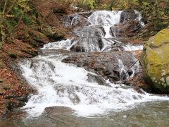 魚止めの滝(群馬県北軽井沢)へ・・・