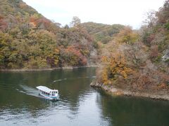 日本百景の一つであり国の名勝、帝釈峡の旅～紅葉の季節なら広島駅発の帝釈峡ライナーで。神竜湖の遊覧船から湖畔の散策で手軽にさくっと楽しめます～