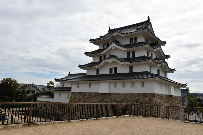 尼崎は兵庫県ながら市外局番は大阪市と同じ、というような微妙な位置にあります。お城、寺町、えべっさんという観光地は阪神電車本線の尼崎駅周辺に集中しています。お城は個人が再建して市に寄附したものです。<br /><br />