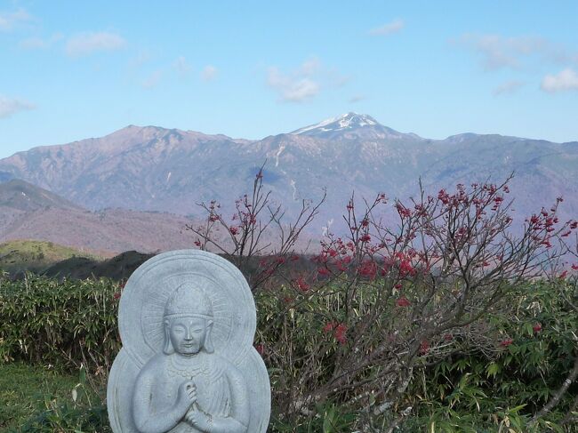 白山を開いた越前の僧・泰澄が白山の登路をさぐるために登り、山頂で大日如来が現れたという、飛騨と美濃の境界にある大日ヶ岳。<br />そこからの白山を眺めるため、またそのふもとで泰澄により発見された阿弥陀ヶ滝、白山信仰の美濃国側の中心、泰澄が創建したとされる　長滝白山神社　を尋ねました。