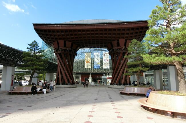 久しぶりの旅行は石川県＆福井県へ！！<br />娘との二人旅でちょっと贅沢してきました～♪。<br /><br />１日目は金沢駅でレンタカーを借り<br />市内を少し観光してから東尋坊へのドライブ。<br /><br />宿泊は山代温泉へ。