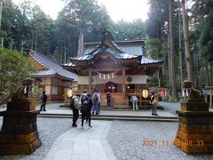 立ち上がる光が宇宙船から見えたという御岩神社参拝