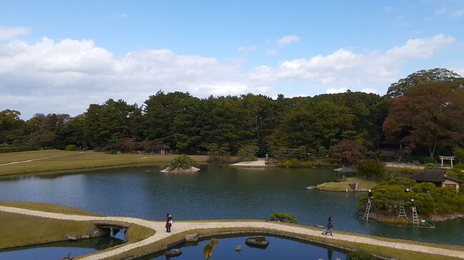 ご覧戴きましてありがとうございます。<br /> 2021年11月8日の月曜日と2021年11月9日の火曜日の2日間、JR西日本が発売している「関西どこでもきっぷ」を利用して旅してきました。<br /> 4部構成での公開を予定していて、そのうちパート1とパート2ではそれぞれ以下のとおり紹介しました。<br /><br />◎パート1・・・1日目となる11月8日の行程のうち①特急こうのとりを利用して新大阪から城崎温泉まで移動した時の様子、②城崎温泉の温泉街を軽く散策した時の様子等<br /><br />◎パート2・・・1日目となる11月8日の行程のうち残りの全て、具体的には①浜坂でランチを頂いた時の様子、②浜坂エリアを散策した時の様子、③浜坂から新神戸までの移動の様子等<br /><br /> 今回のパート3では2日目となる2021年11月9日の行程のうち①山陽新幹線で岡山まで往復した時の様子、②岡山市内にある西川緑道公園と後楽園を散策した時の様子等をご覧戴きます。<br />