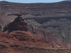 ユタ州 メキシカン ハット　－　３年ぶりの訪問で町や橋もじっくり見てドライブ