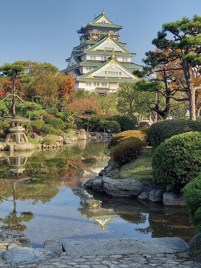 関西（大阪、和歌山)2泊3日の最終日に大阪城に行ってきました。初大阪城でしたが、その大きさにびっくりです。飛行機の時間の関係で滞在時間が少ししかとれず、次回は、桜や梅の季節にゆっくりきたいと思います。その様子をご報告します。