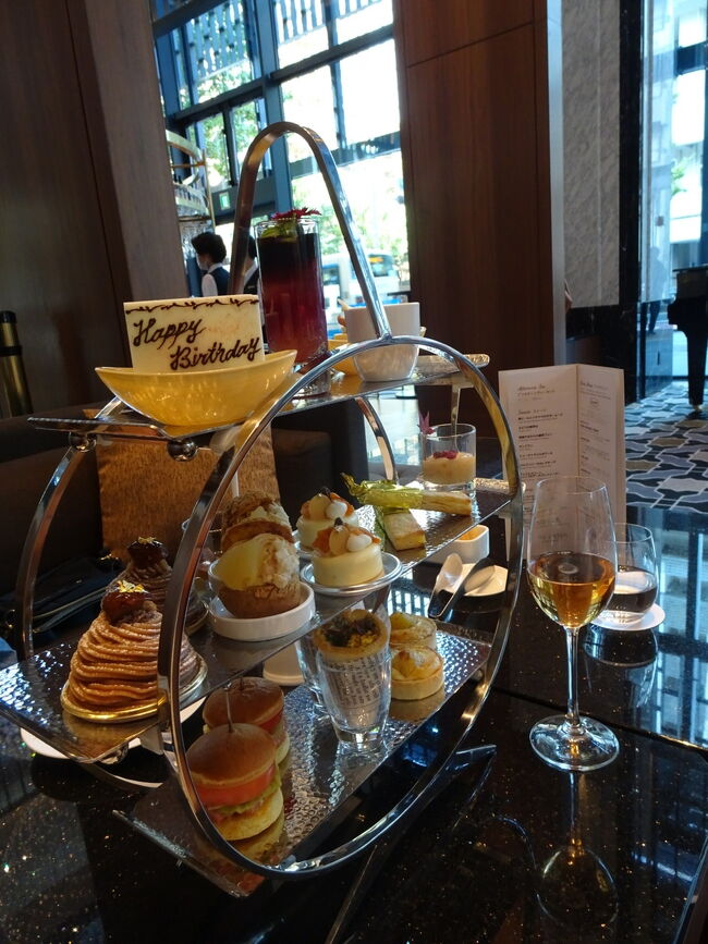 ラグジュアリーホテルステイが続いたあと…節約とダイエットのため旅行を我慢した10月~11月前半。<br />ダイエットは思うように行かなかったけれど。苦笑<br />たくさん仕事入れて稼ぐことには専念できました(;´∀`)<br /><br />旅行は我慢したけれど、近場で美味しいものをたくさんいただきました♪本来ならクチコミに投稿するような内容ですが、まとめて旅行記にあげたいと思います。<br />自己満足の備忘録なので、暇潰しにでもお読みいただけたら幸いです。