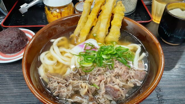 小倉観光！<br />モノレール<br />資さんうどん(肉ごぼ天うどん、おはぎ)<br />井筒屋デパート渡り廊下<br />小倉城<br />八坂神社<br />リバーウォーク