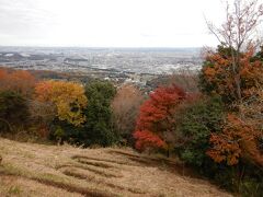 神奈川散歩 紅葉の聖峰ハイキング
