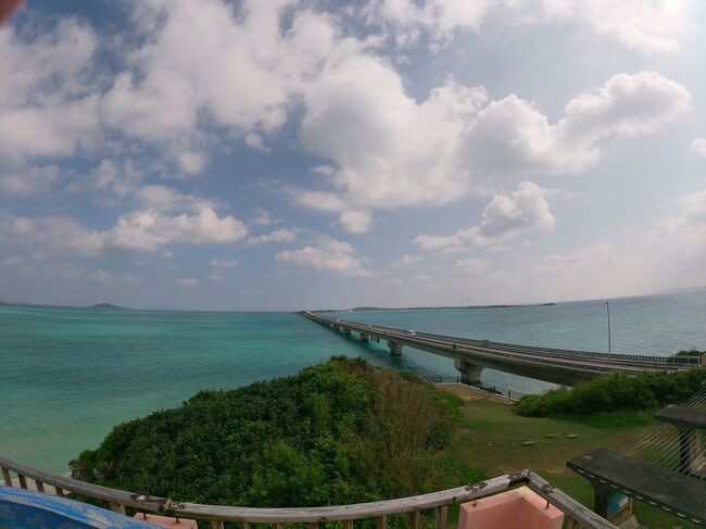 今回の旅行は沖縄本島＆宮古島です。<br />昨年に石垣島を訪れ離島の良さを知ってしまいました…<br /><br />都会のざわついた空気から離れ、海を眺めながらのんびり過ごすことができた沖縄旅行でした。<br />今回の旅行記は沖縄本島1泊宮古島3泊の宮古島2日目になります。<br /><br />3日目はマンゴアイスや雪塩ソフトクリーム・ホテルのビュッフェを食べたりと食の一日でした！<br />特に海鮮丼が美味しかった～<br /><br />それではよろしくお願いします。<br />