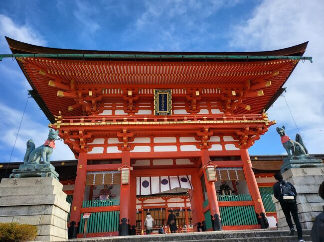 一ノ宮の真清田神社の十八日講の会は京都伏見稲荷大社が本社となっていますので、年に一度は会員で正式参拝に行くのですが、コロナでここ２年は実行できず、やっと今回御参りに行くことになりました。