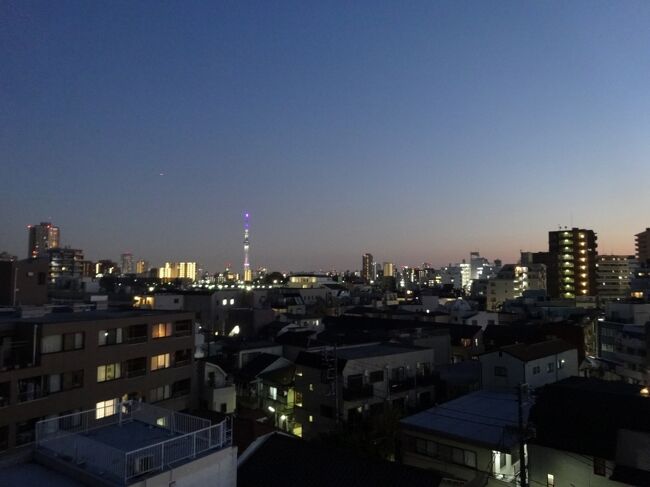 不思議な落ち着きをみせたコロナ禍。人流が増えても忘年会シーズンになっても、過去最多を記録する諸外国を横目に、感染状況は悪化に転ずる気配が見えません。<br /> オミクロン株もまだ侵入を許さぬ12月、かなり楽な気持ちで6週間に1回の上京に出発です。<br />