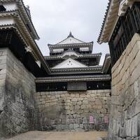四国くるりきっぷで愛媛旅行①　名物鍋焼きうどんを食べて松山城をガイドツアーで満喫