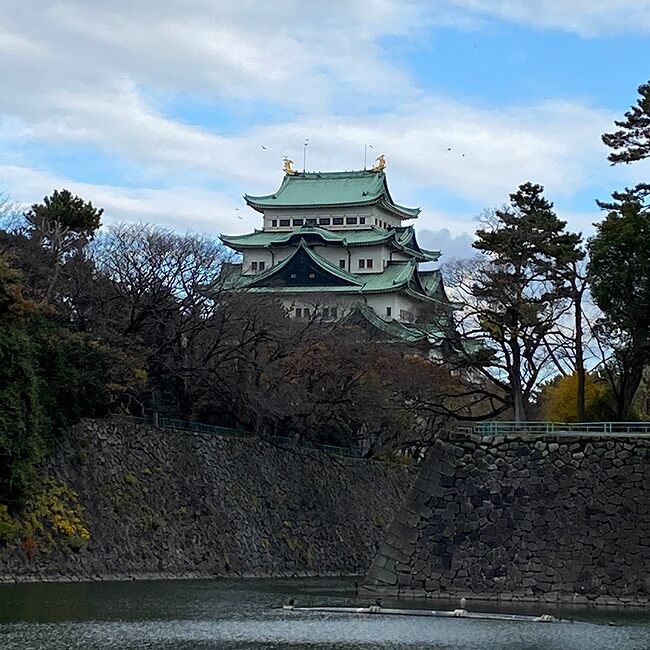 10年ぶりの名古屋観光。名古屋駅周辺ぶらりから熱田神宮参拝。<br />懐かしい味だったり新しい味だったりと美味しい旅ができました。<br />行きたかった紙の温度にも立ち寄れたりラッキーだった。